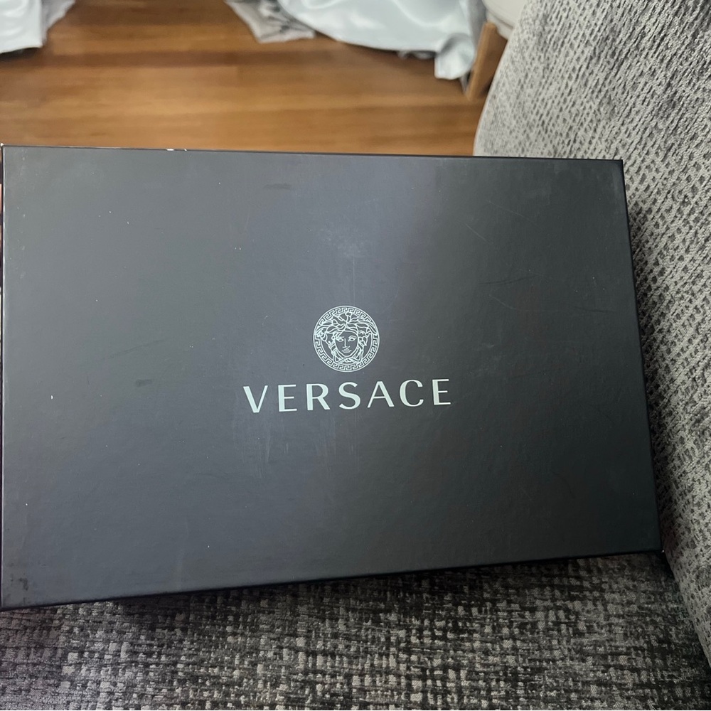💕SOLD💕 Versace Médusa Insignia Patent Leather Slingback - Picture 8 of 13